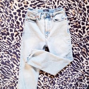 A&F Ultra High Rise Straight Jean